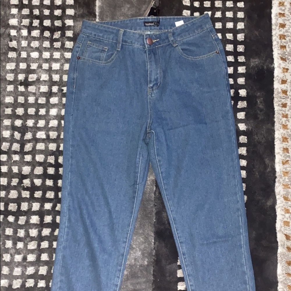 Mom Jeans (Trendy this year)